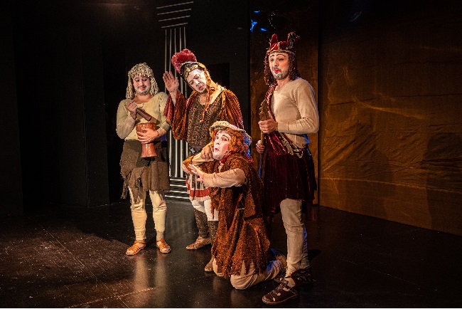 pireastime istories aristofani