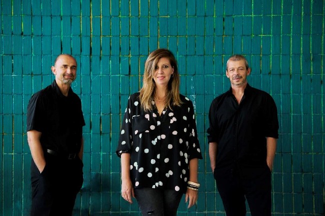 pireastime roof xthes vradi1a