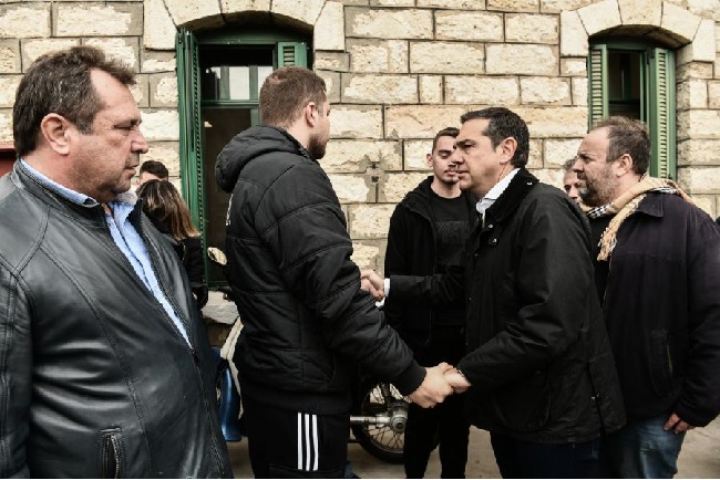 pireastime tsipras mixanostasio2