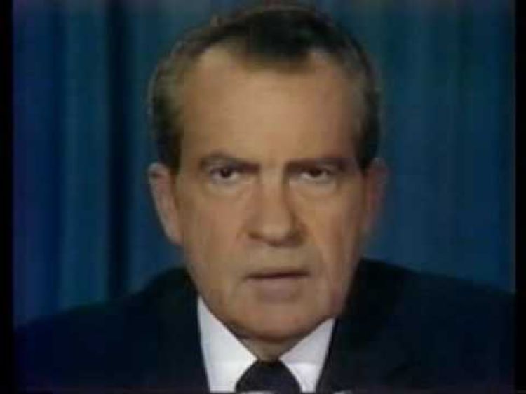 Watergate: 8 Αυγούστου 1974, ο Πρόεδρος των ΗΠΑ Ρ. Νίξον παραιτήθηκε μέσω διαγγέλματος ...