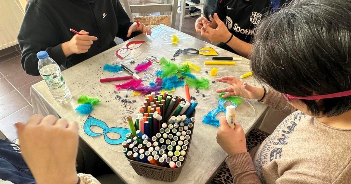 pireastime keratsini draseis apokrias1