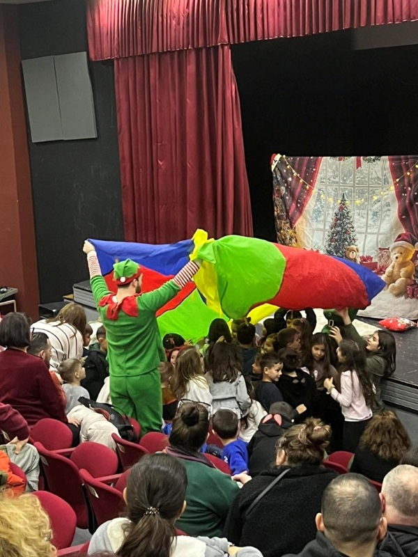 pireastime keratsini paidikes xristou ekdiloseis4