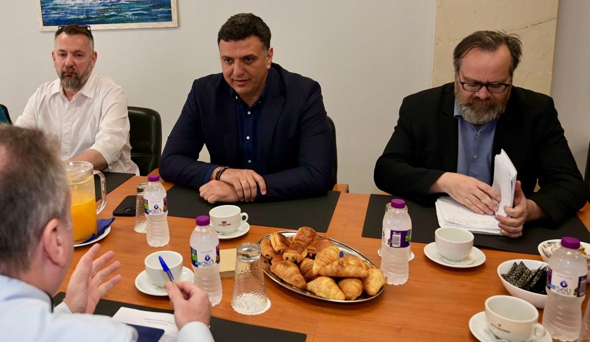 pireastime kikilias pno1