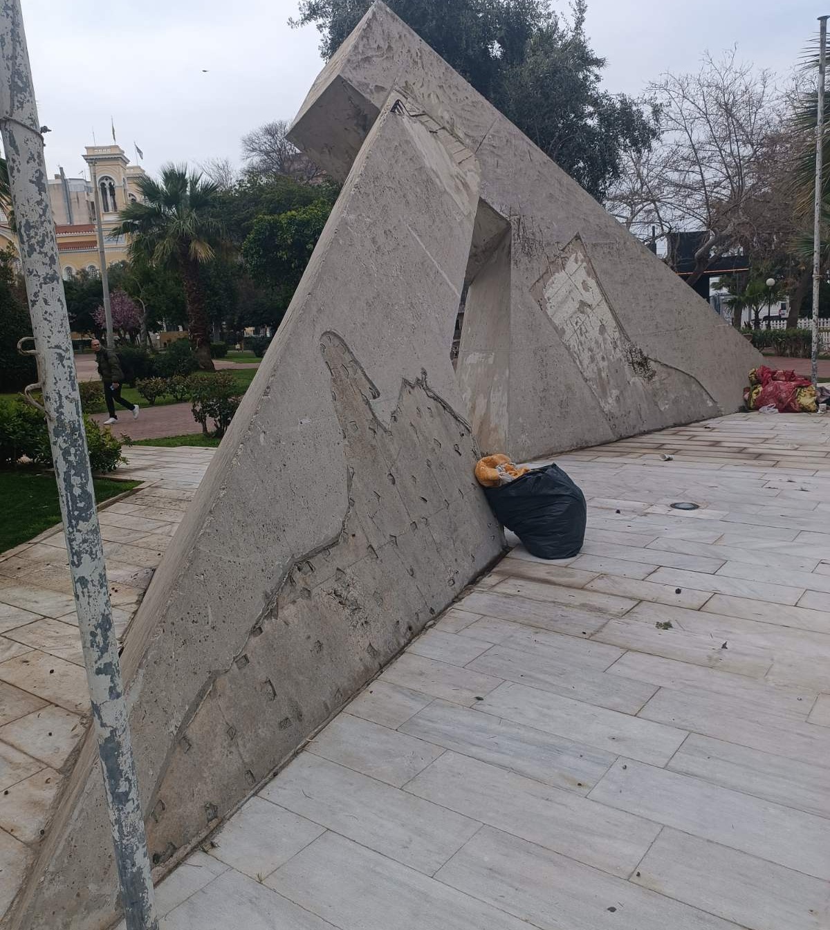 pireastime mnhmeio ethnikis anti peiraias