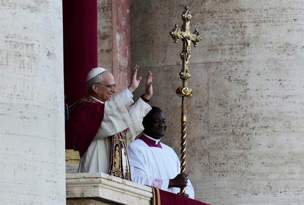 pireastime papas lewn 14os