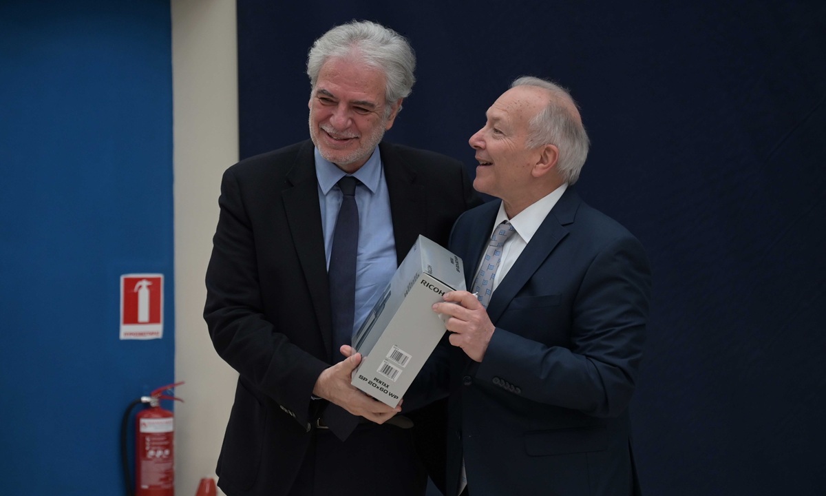 pireastime teleti paradosis yp naytilias